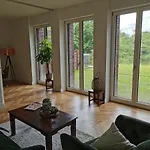 exklusives Studioapartment - in traumhafter Lage direkt am Halensee